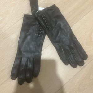 Elegant Black Leather Gloves
